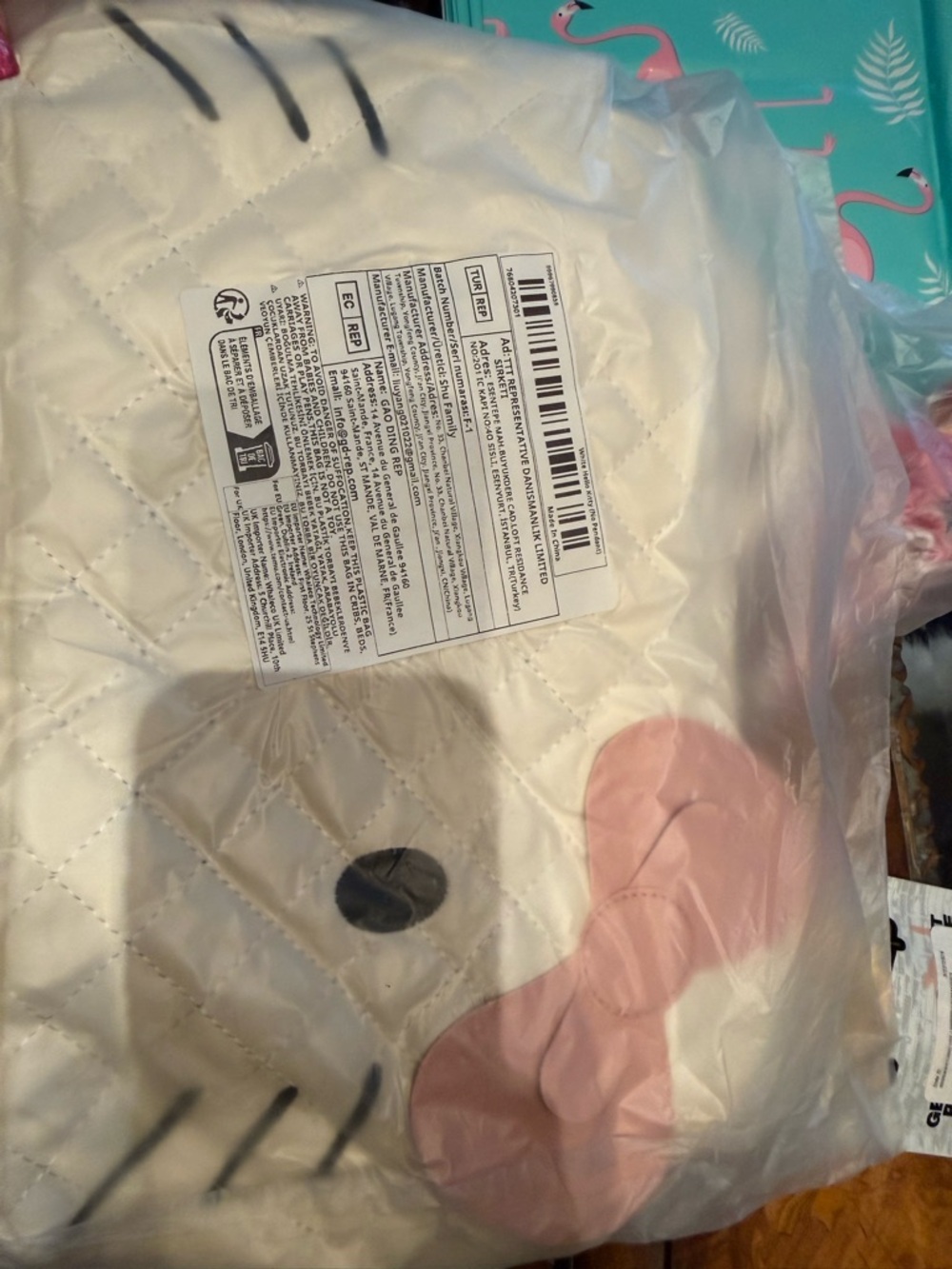 Hello Kitty White Quilted Shoulder Bag with Pink Bow Accent - Picture 5 of 5